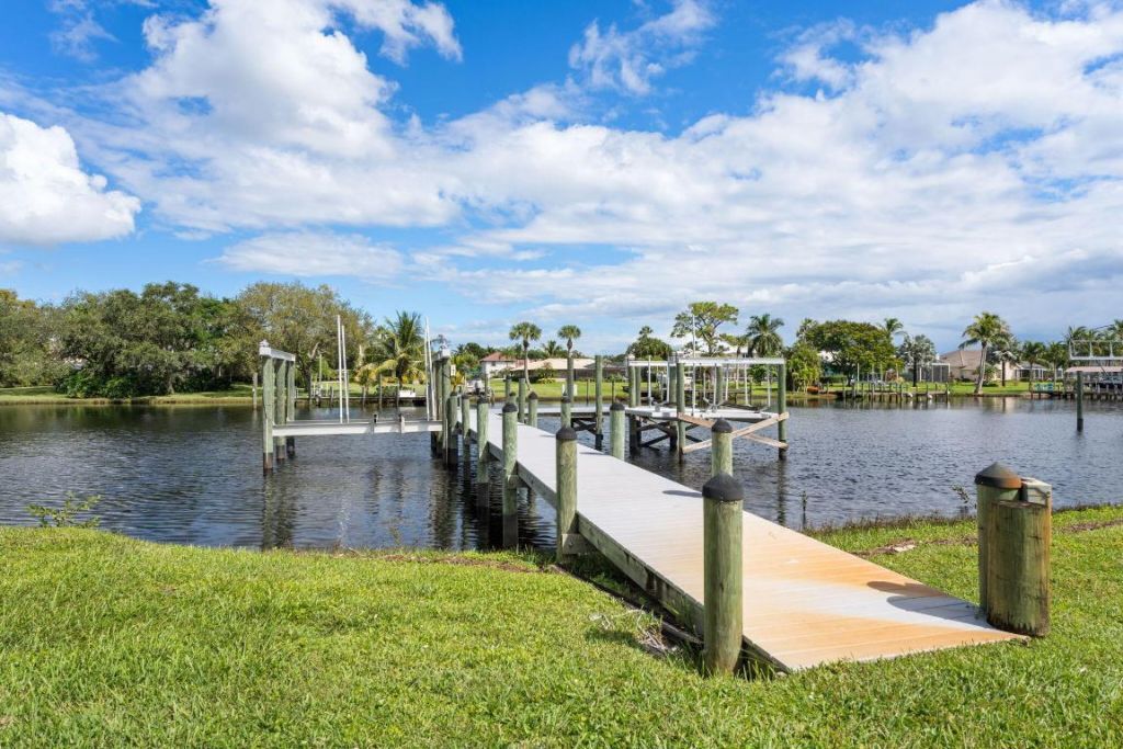 2441 SE North Lookout Boulevard, Port Saint Lucie, FL 34984 Photo