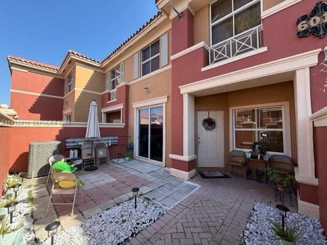 6015 NW 116th Pl , Unit 465, Doral, FL 33178 Photo