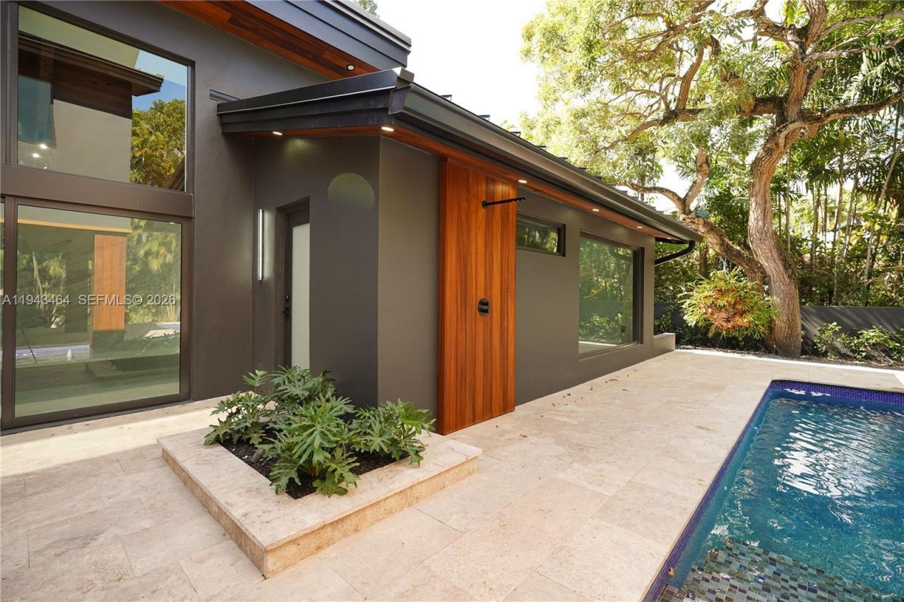 7765 SW 57th Ter, Miami, FL 33143 Photo