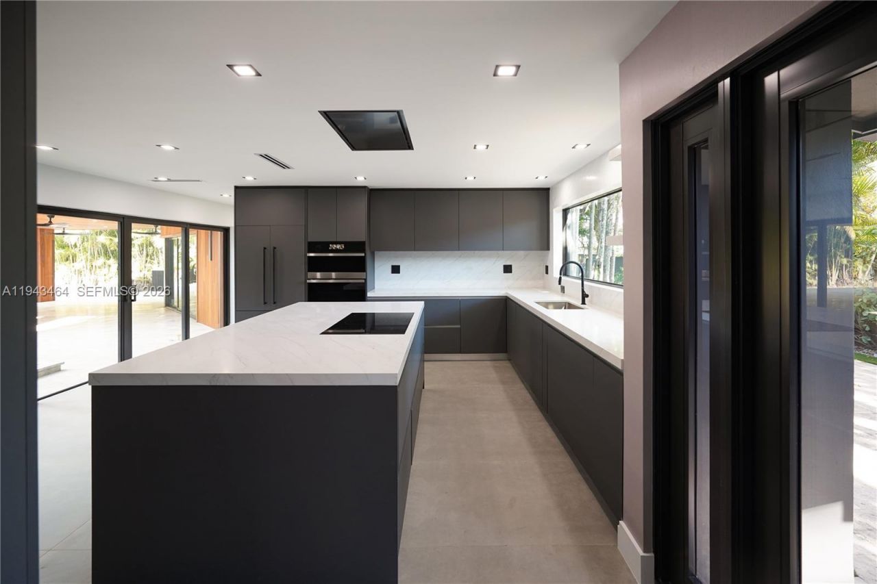 7765 SW 57th Ter, Miami, FL 33143 Photo