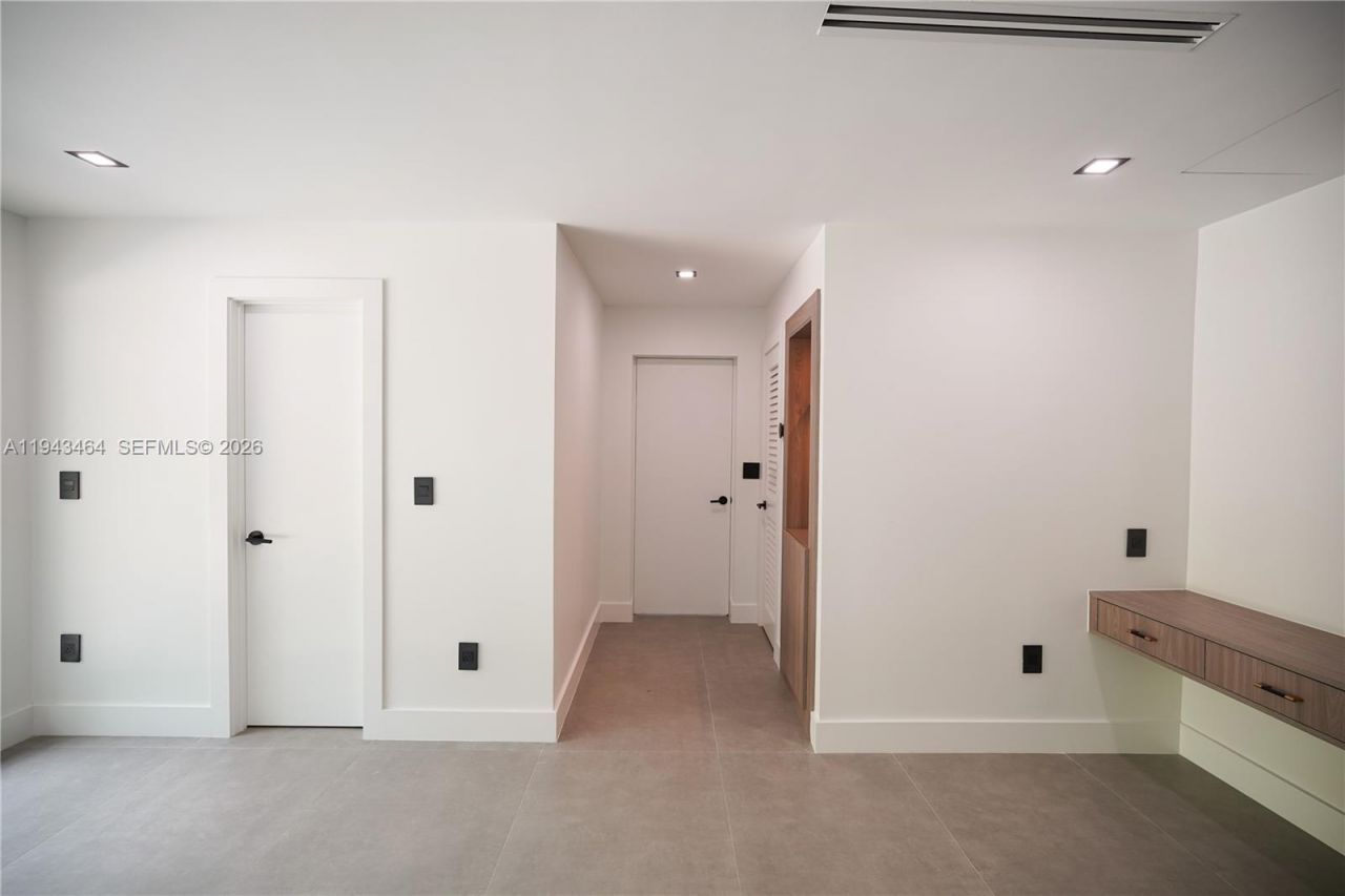 7765 SW 57th Ter, Miami, FL 33143 Photo