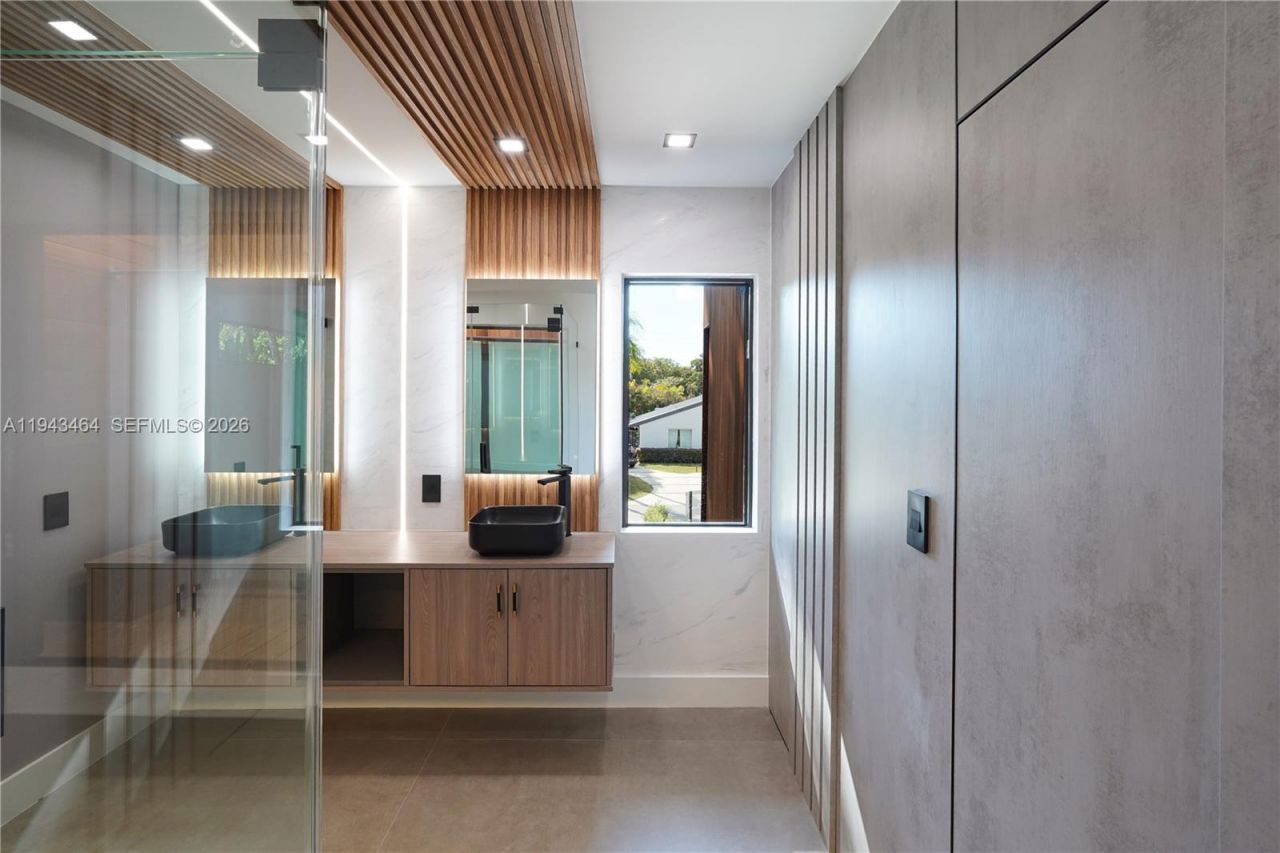 7765 SW 57th Ter, Miami, FL 33143 Photo