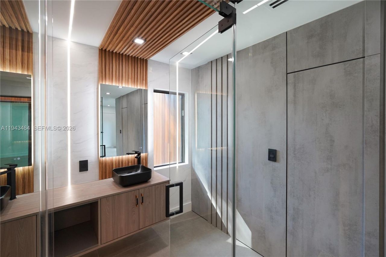 7765 SW 57th Ter, Miami, FL 33143 Photo