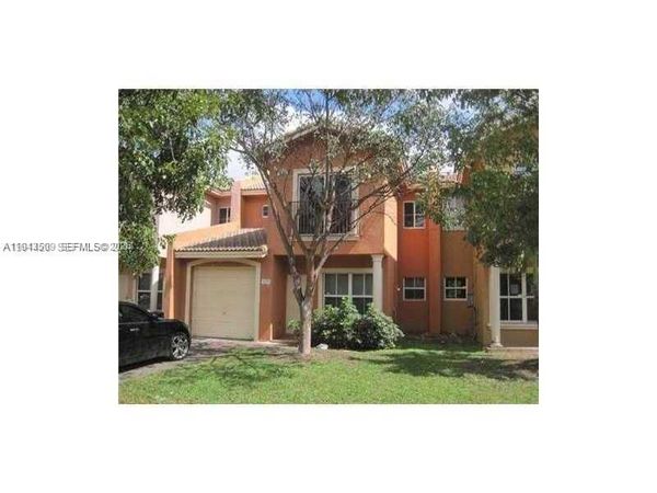 825 SW 6th Pl, Florida City, FL 33034