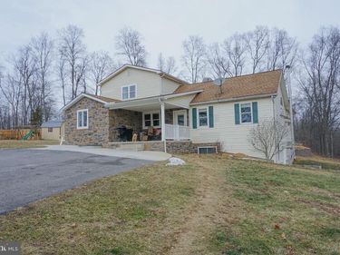 2003 PEACH RIDGE ROAD, ELLIOTTSBURG, PA 17024