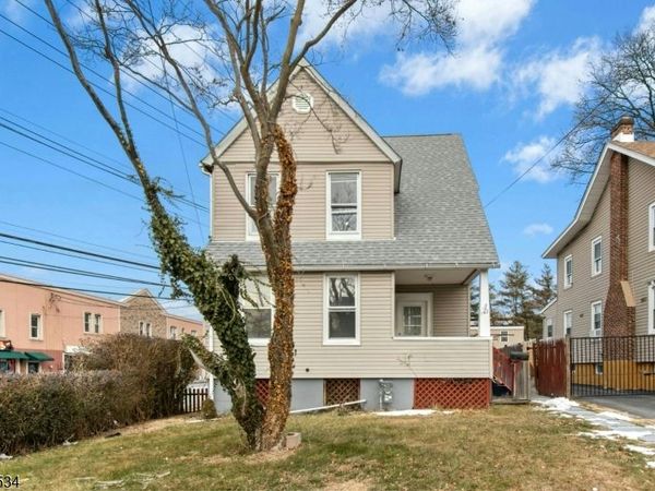 162 W 2nd Ave, Roselle, NJ 07203