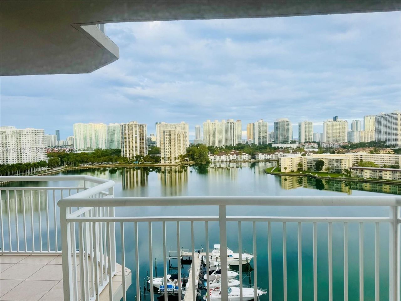 18041 Biscayne Blvd *boat Slip & Unit*, Unit 1605, Aventura, FL 33160 Photo