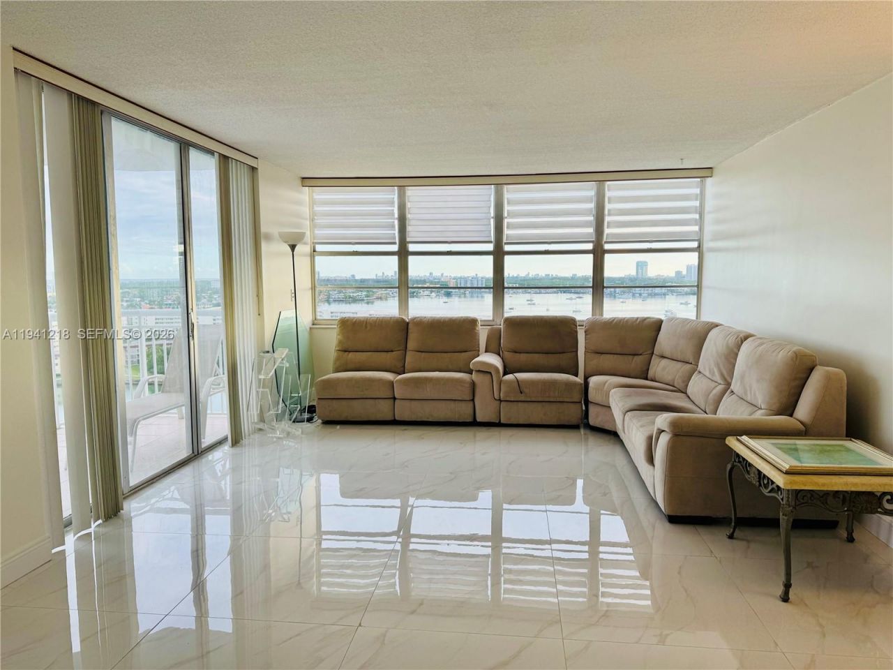 18041 Biscayne Blvd *boat Slip & Unit*, Unit 1605, Aventura, FL 33160 Photo