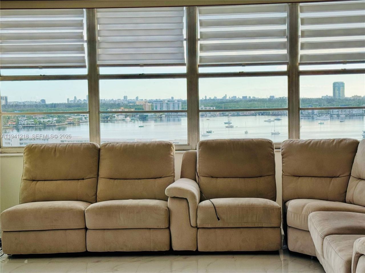 18041 Biscayne Blvd *boat Slip & Unit*, Unit 1605, Aventura, FL 33160 Photo