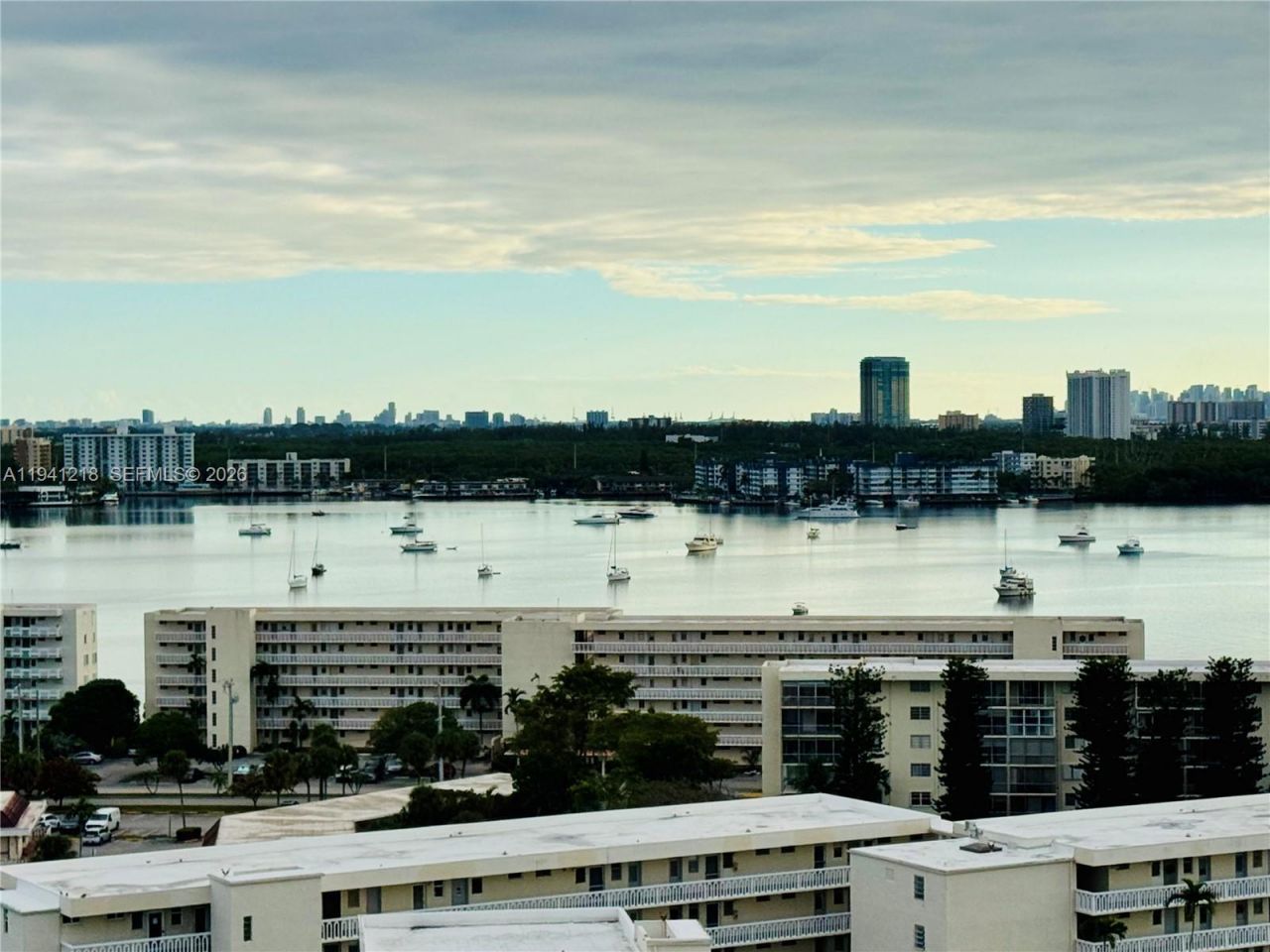 18041 Biscayne Blvd *boat Slip & Unit*, Unit 1605, Aventura, FL 33160 Photo