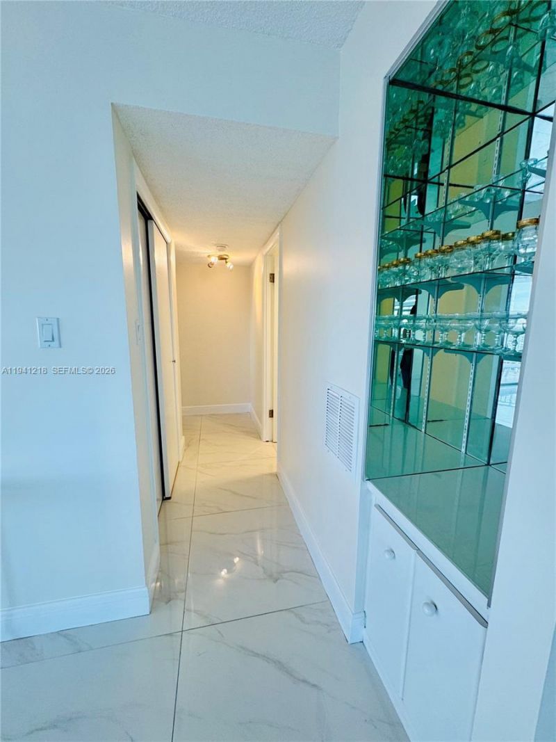 18041 Biscayne Blvd *boat Slip & Unit*, Unit 1605, Aventura, FL 33160 Photo