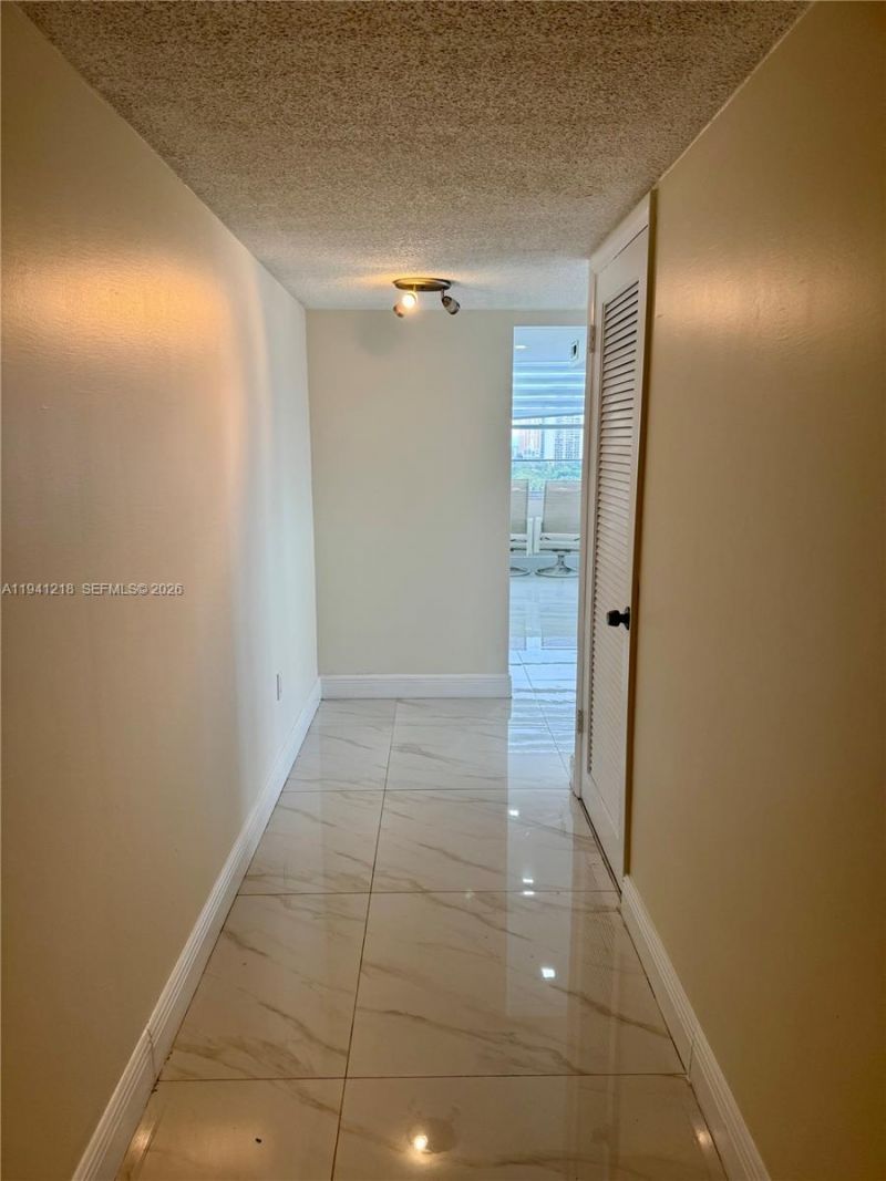 18041 Biscayne Blvd *boat Slip & Unit*, Unit 1605, Aventura, FL 33160 Photo