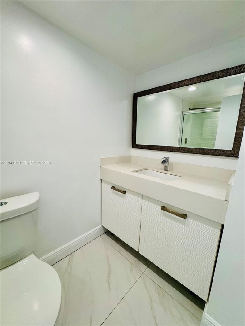 18041 Biscayne Blvd *boat Slip & Unit*, Unit 1605, Aventura, FL 33160 Photo