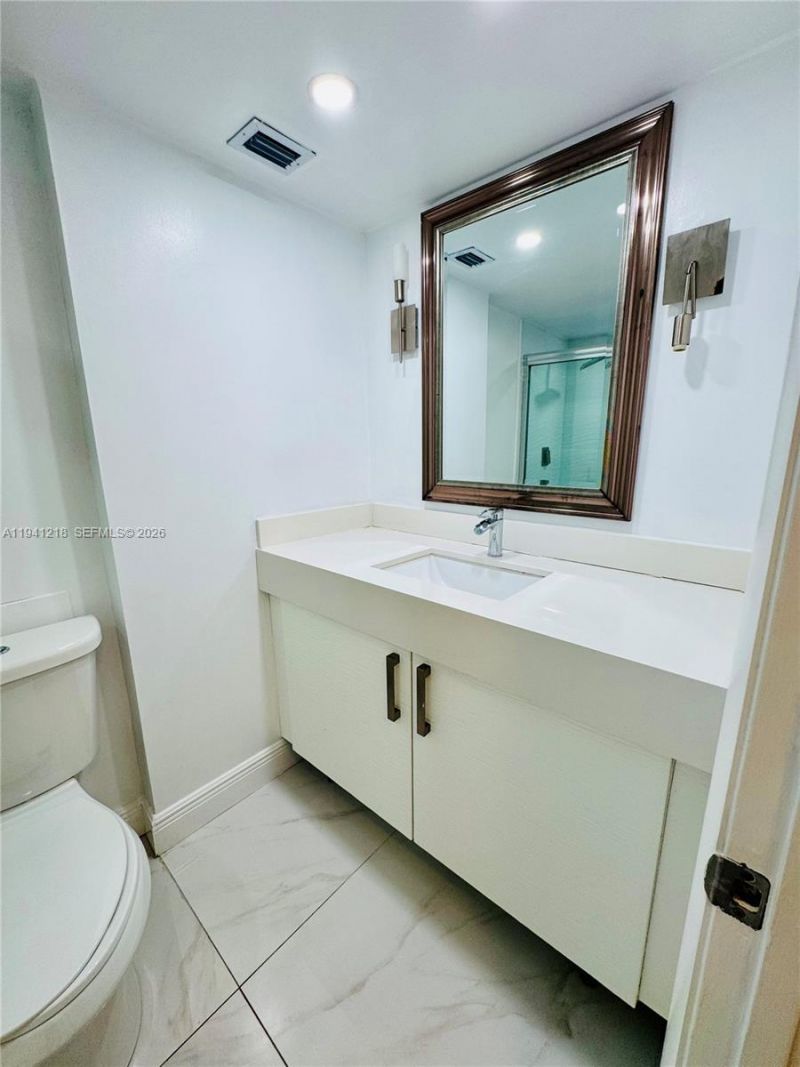 18041 Biscayne Blvd *boat Slip & Unit*, Unit 1605, Aventura, FL 33160 Photo