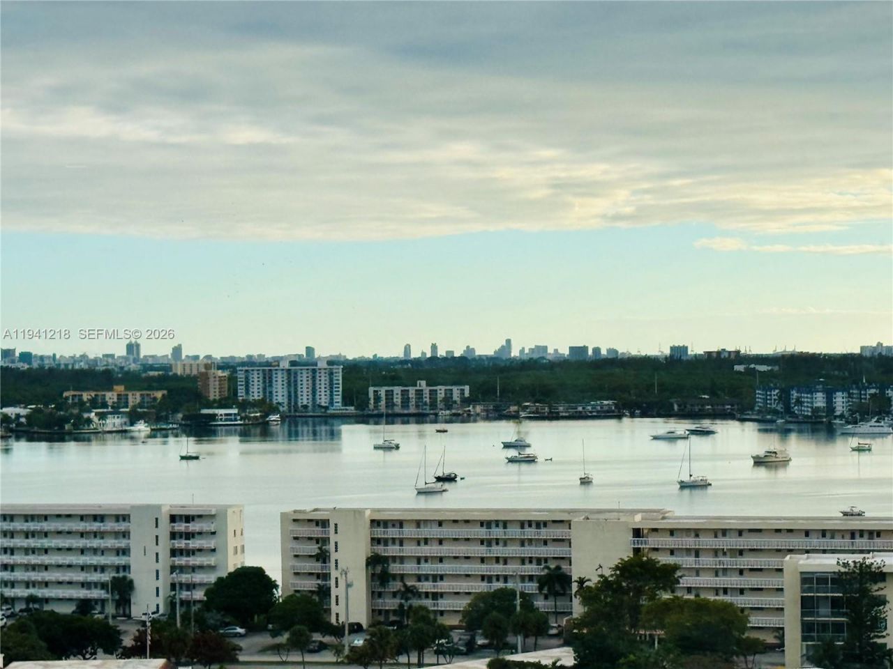 18041 Biscayne Blvd *boat Slip & Unit*, Unit 1605, Aventura, FL 33160 Photo