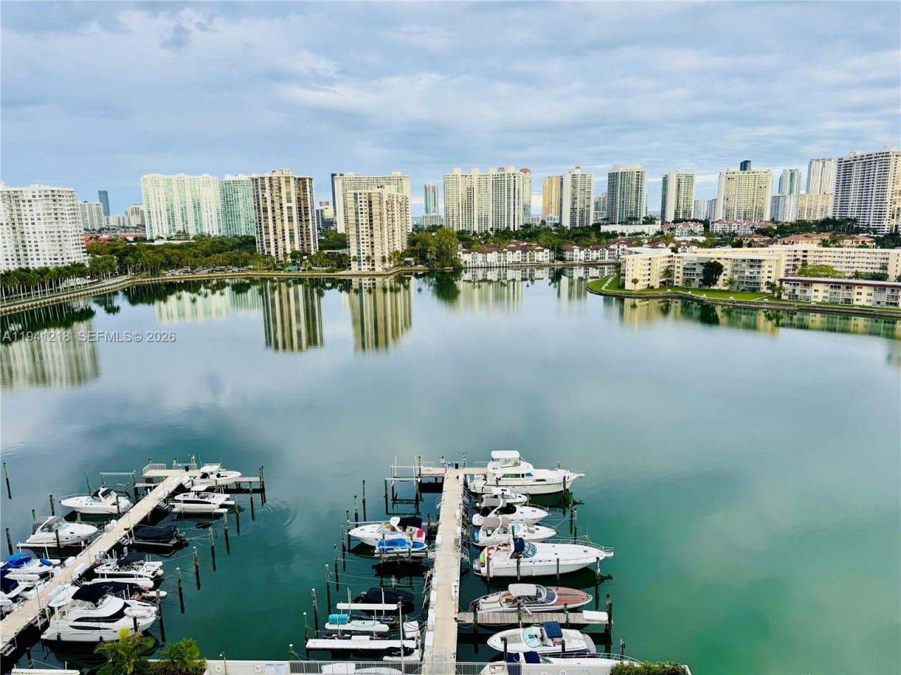 18041 Biscayne Blvd *boat Slip & Unit*, Unit 1605, Aventura, FL 33160 Photo