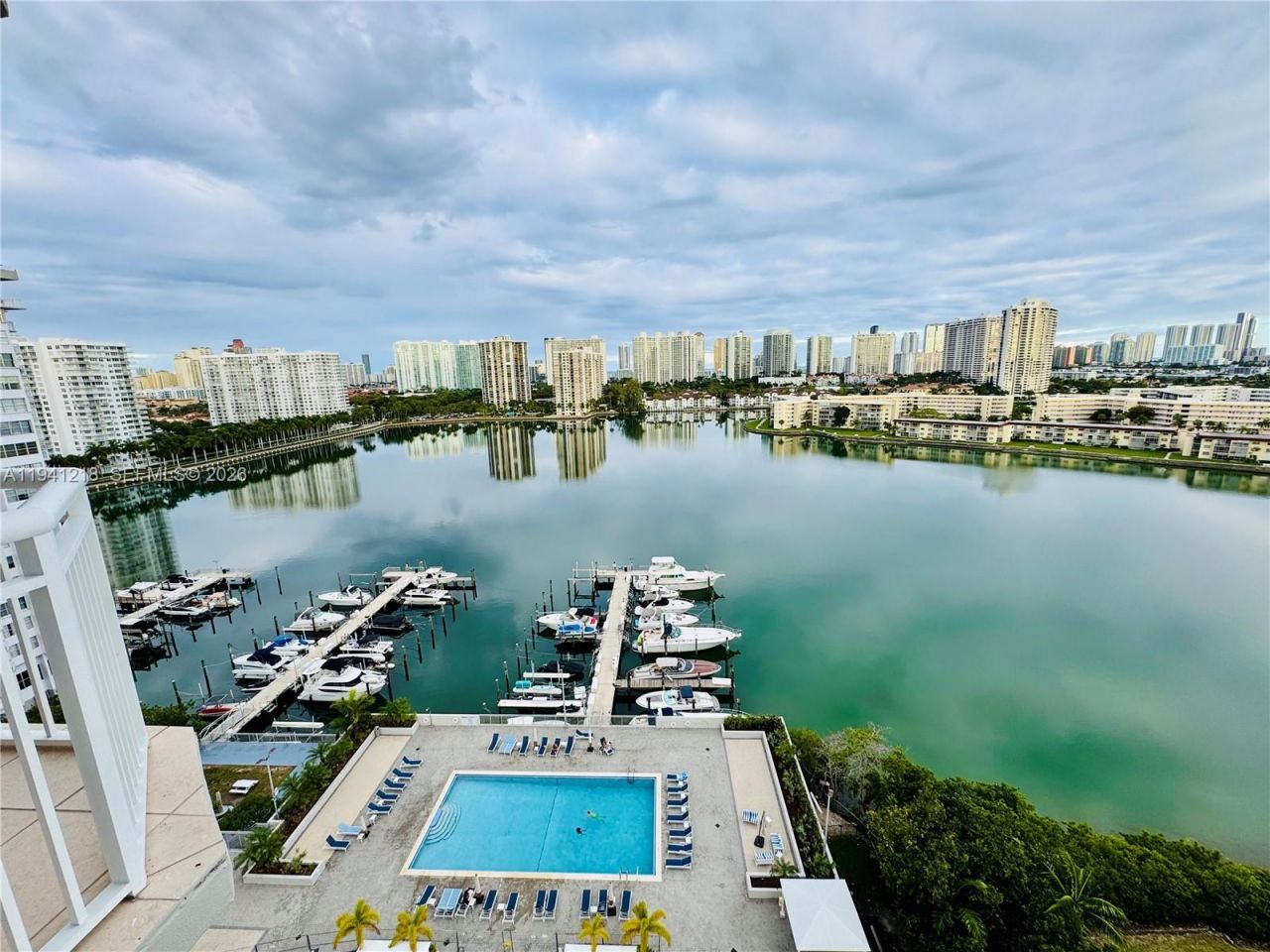 18041 Biscayne Blvd *boat Slip & Unit*, Unit 1605, Aventura, FL 33160 Photo