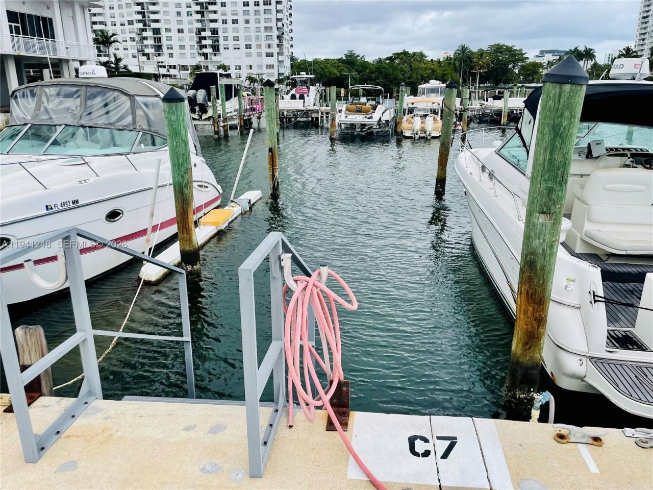 18041 Biscayne Blvd *boat Slip & Unit*, Unit 1605, Aventura, FL 33160 Photo