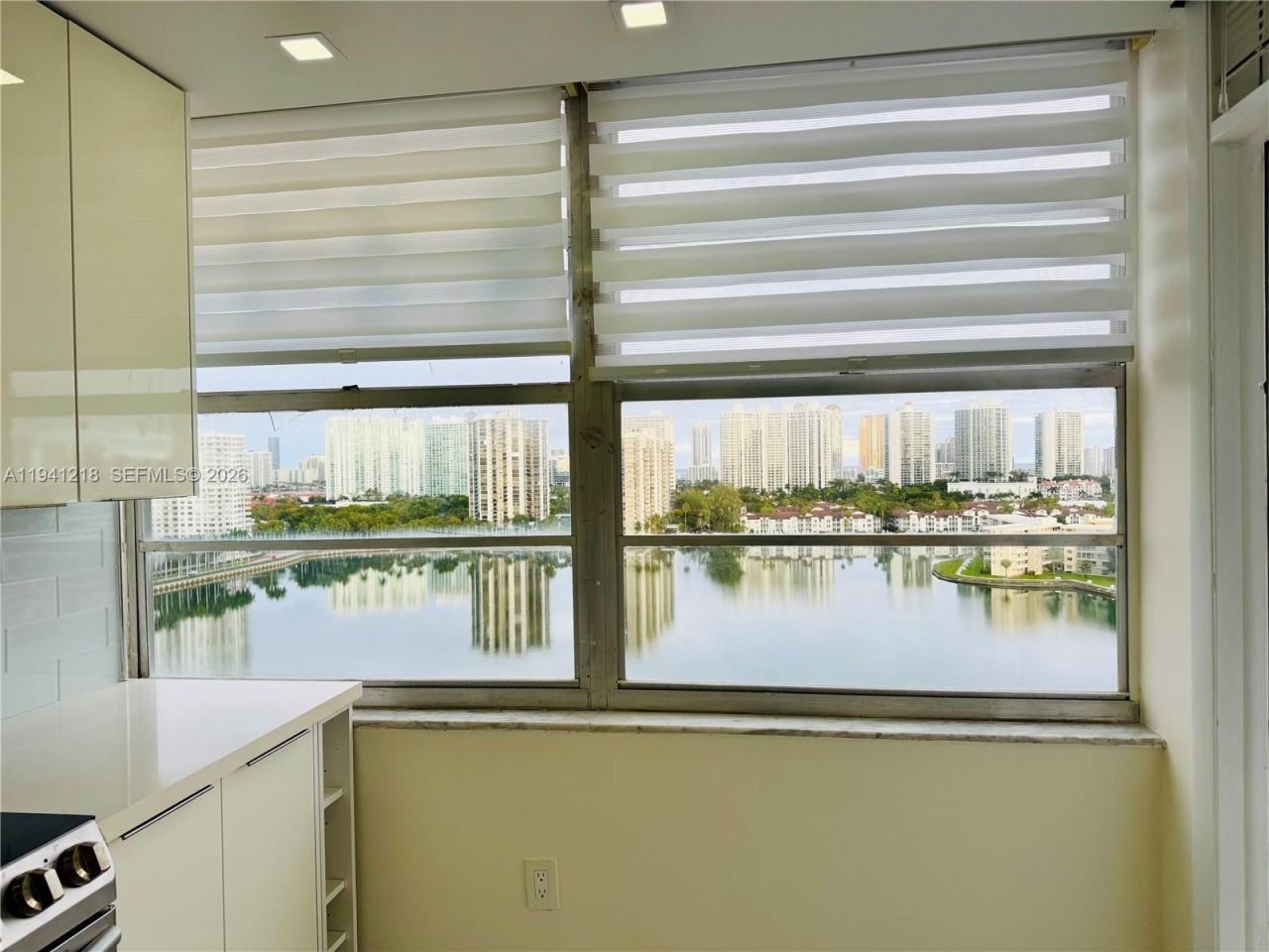 18041 Biscayne Blvd *boat Slip & Unit*, Unit 1605, Aventura, FL 33160 Photo