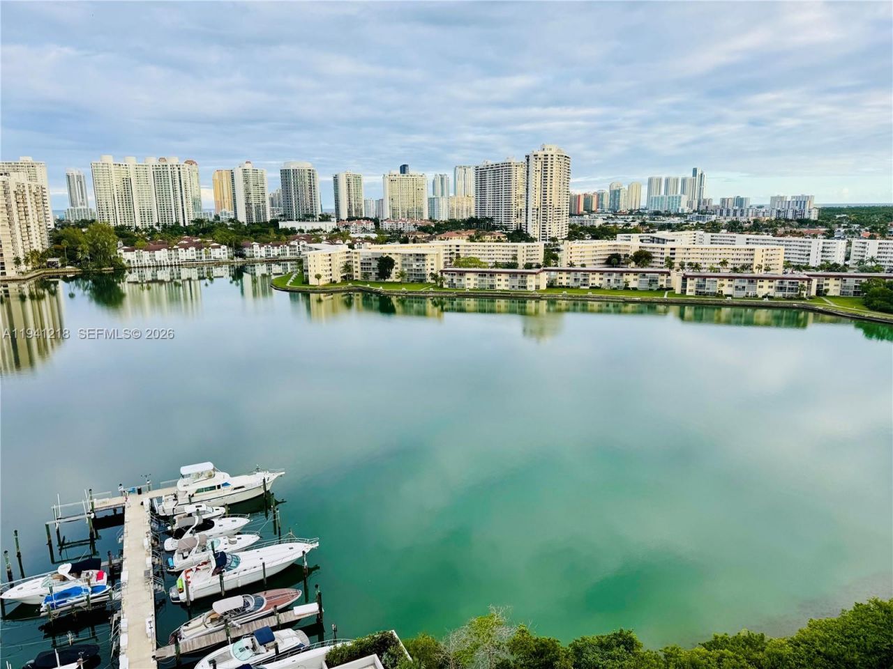 18041 Biscayne Blvd *boat Slip & Unit*, Unit 1605, Aventura, FL 33160 Photo