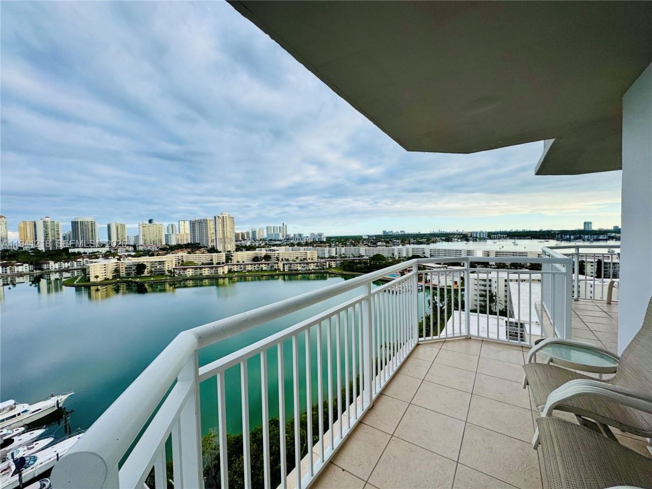 18041 Biscayne Blvd *boat Slip & Unit*, Unit 1605, Aventura, FL 33160 Photo