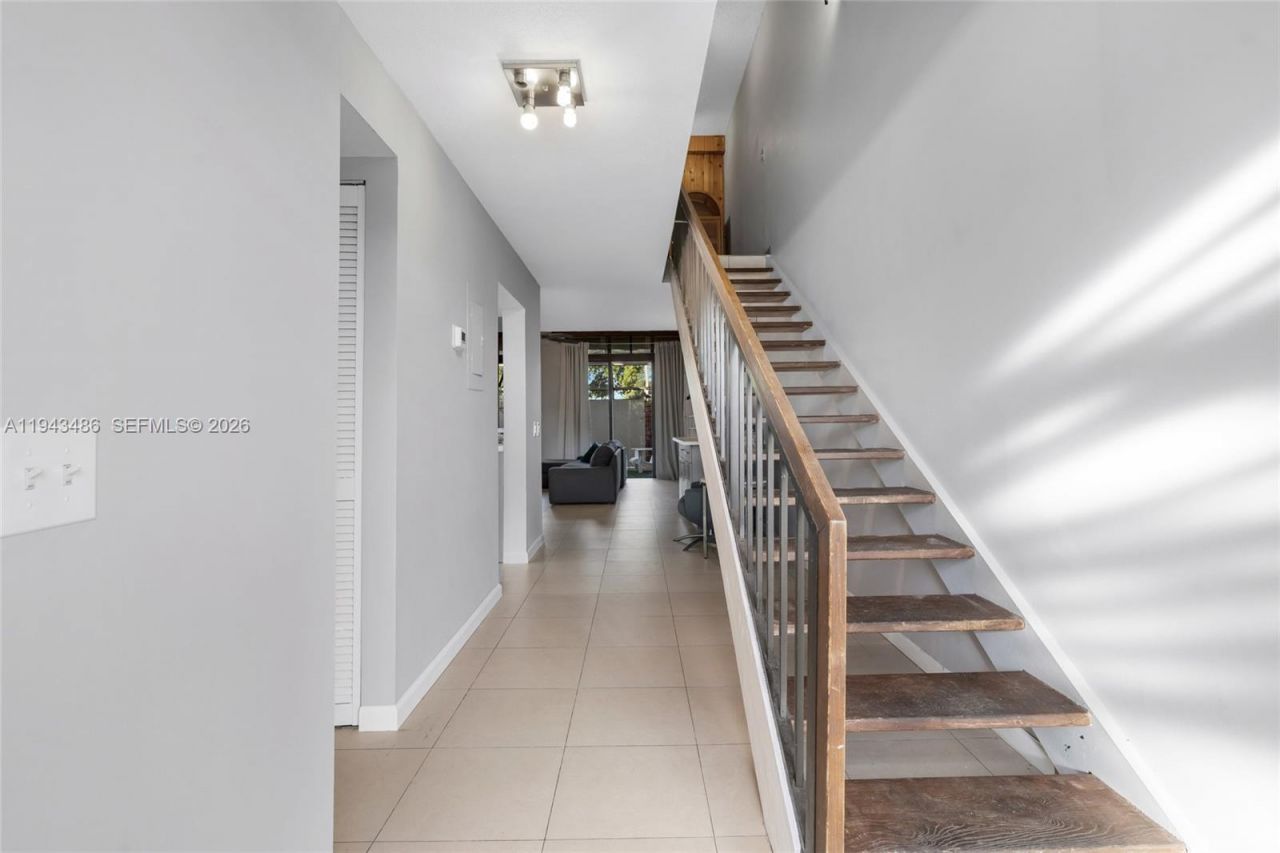 10911 Cedar Ln, Pembroke Pines, FL 33026 Photo