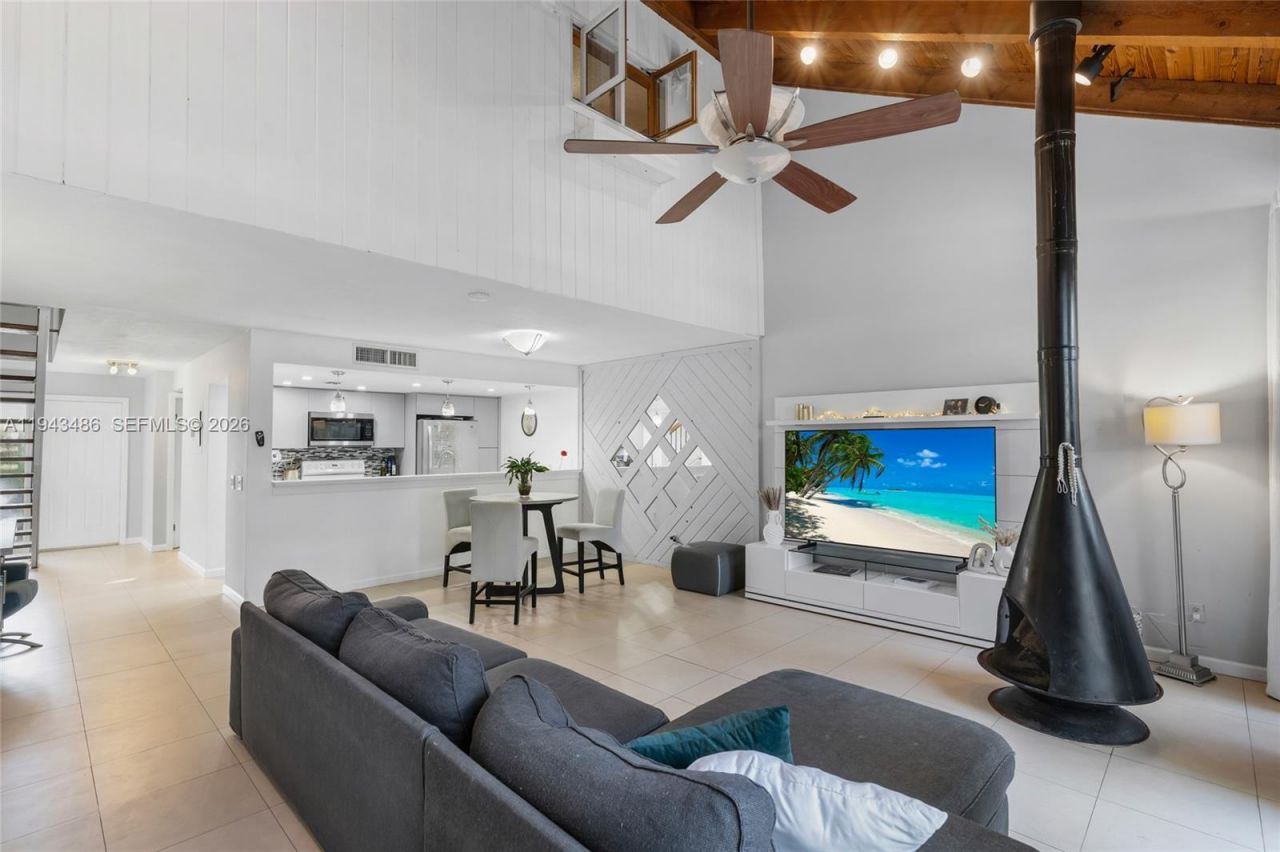 10911 Cedar Ln, Pembroke Pines, FL 33026 Photo