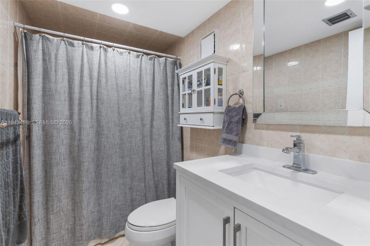 10911 Cedar Ln, Pembroke Pines, FL 33026 Photo