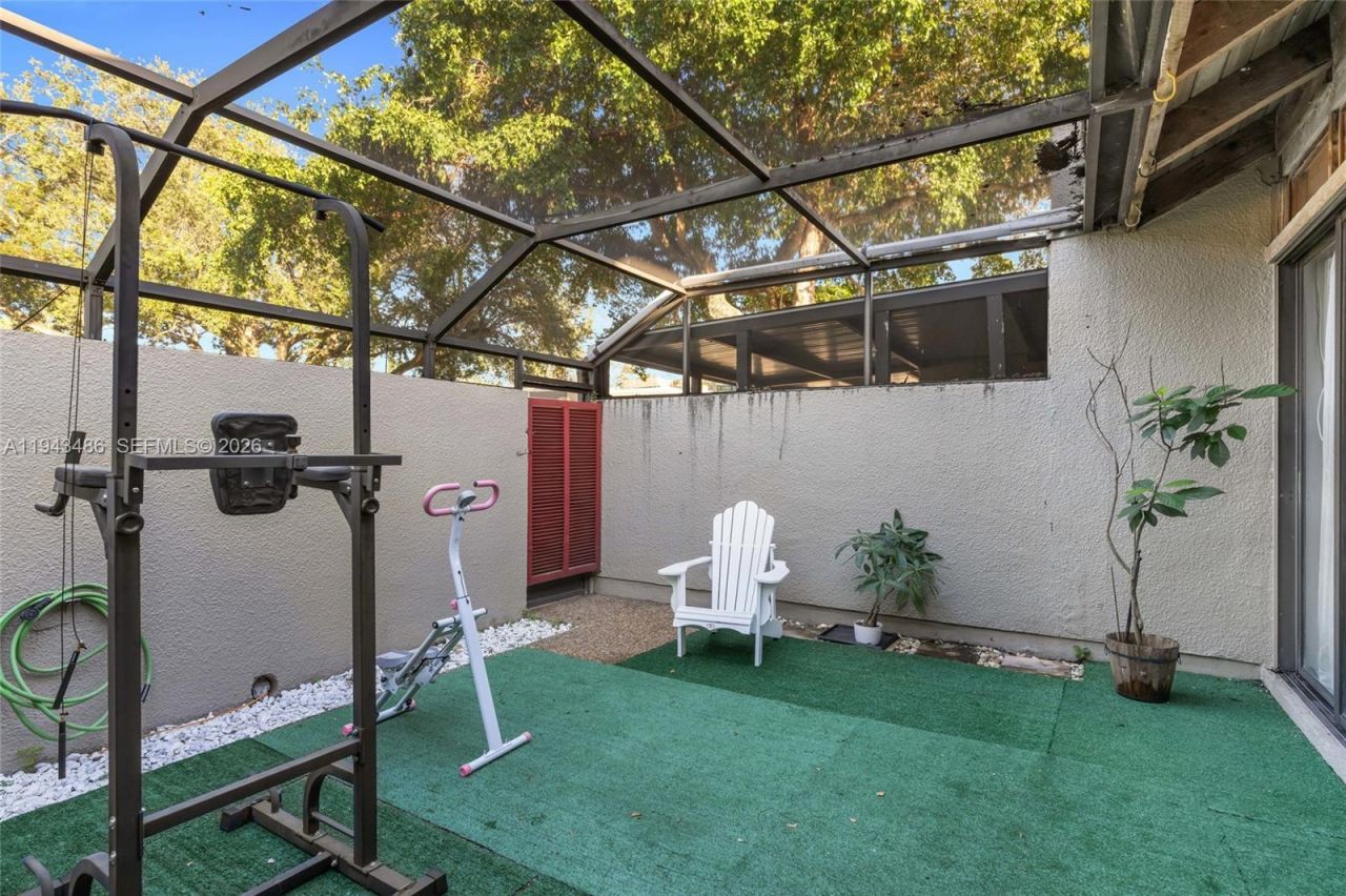 10911 Cedar Ln, Pembroke Pines, FL 33026 Photo