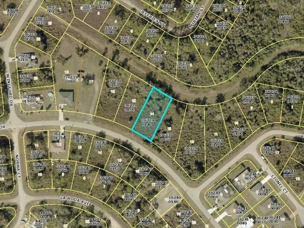 638 Windermere Dr., Lehigh Acres, FL 33972