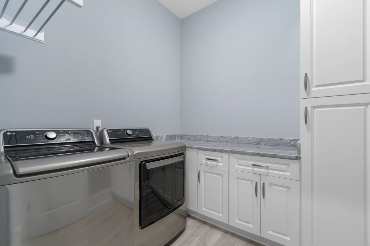 845 Waterton Ave. Photo 32