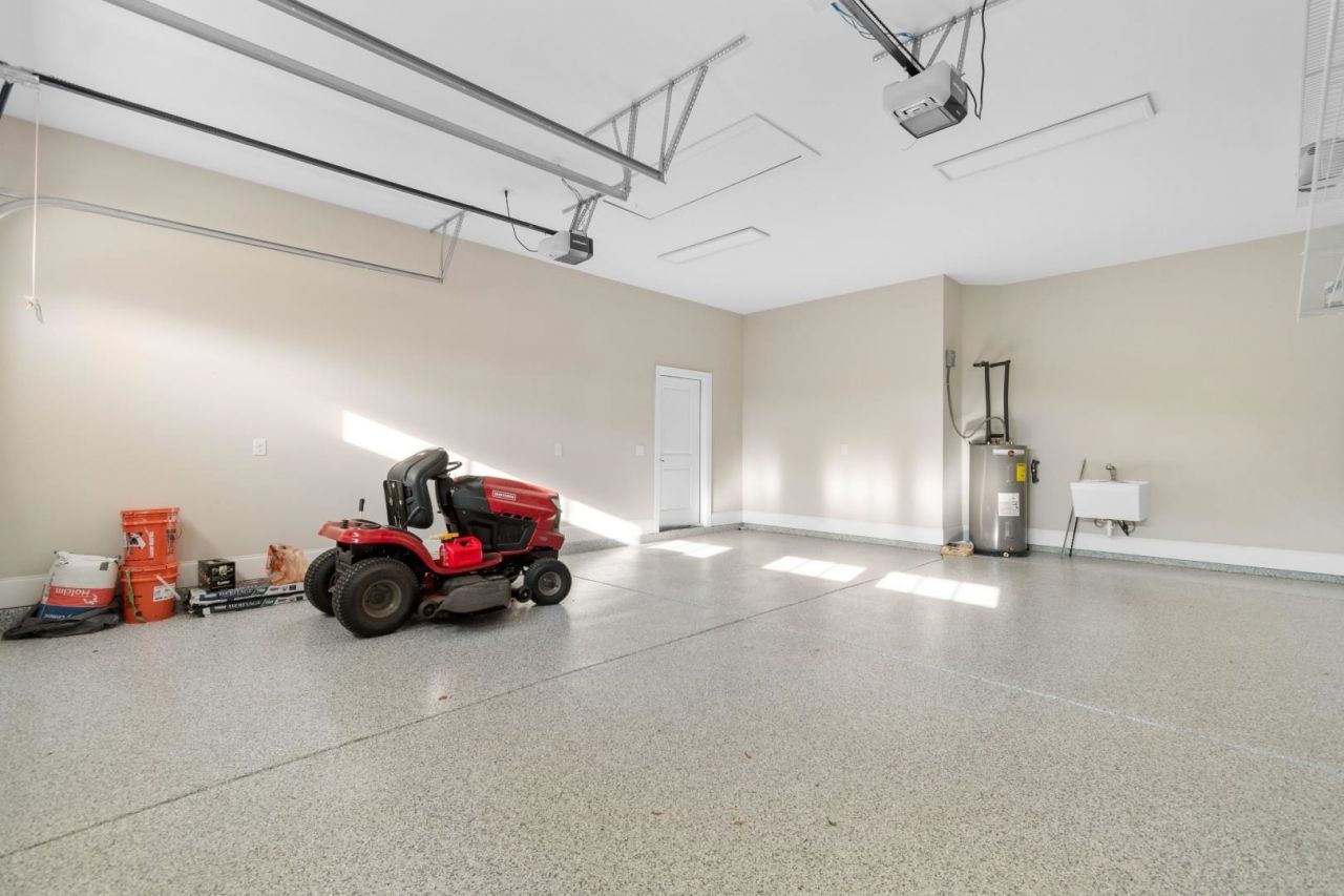 845 Waterton Ave. Photo 33