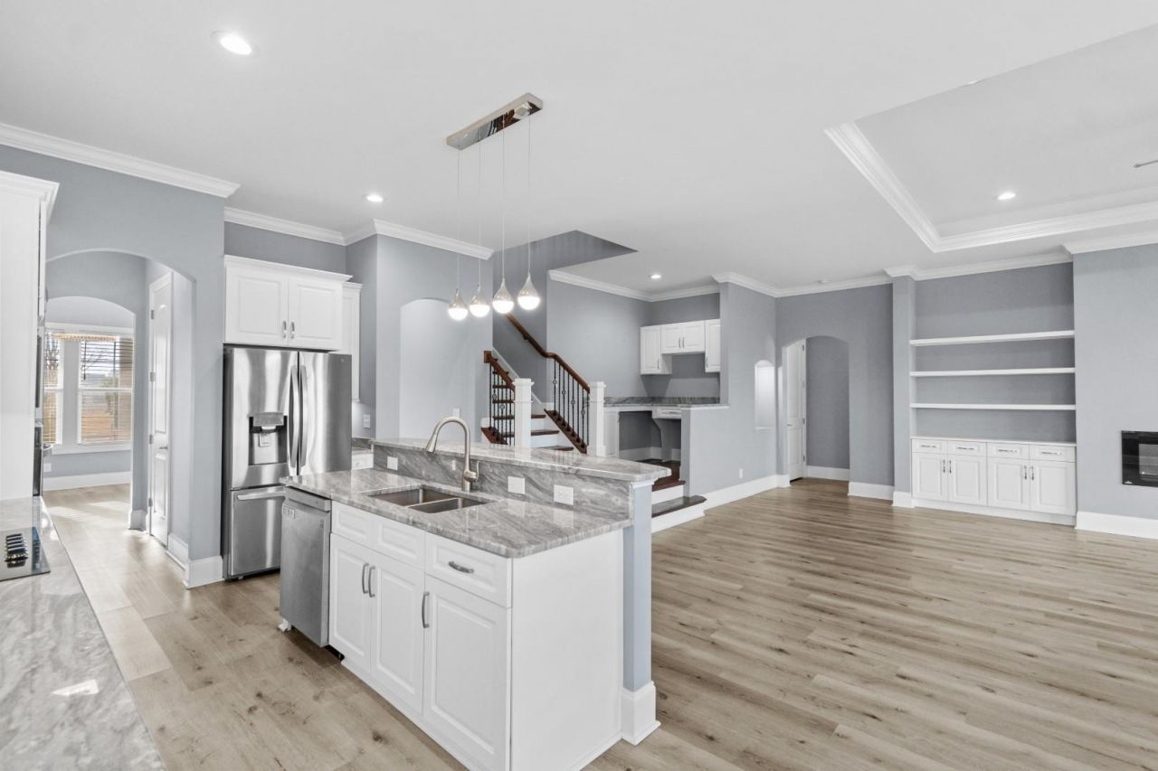 845 Waterton Ave. Photo 4