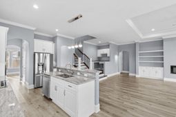 845 Waterton Ave. photo 4