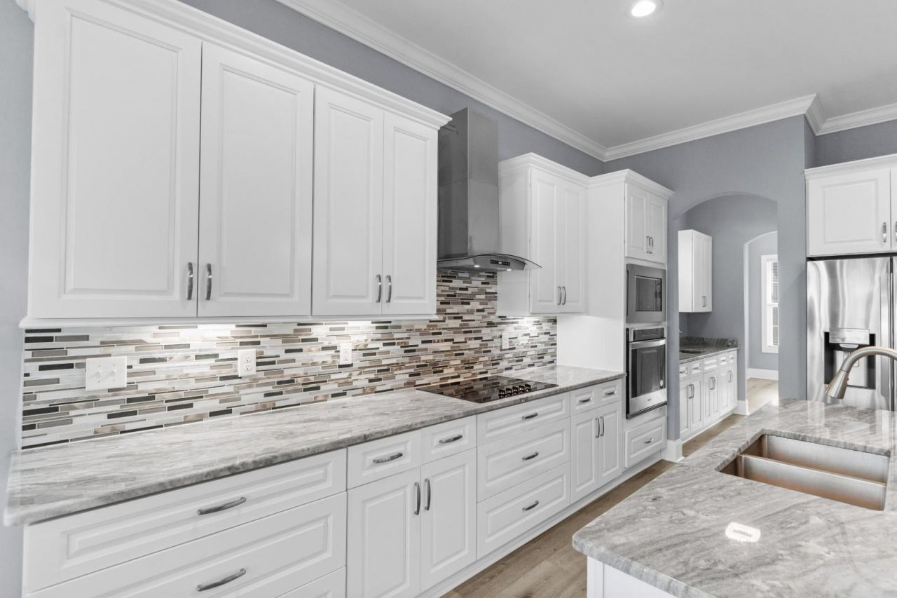 845 Waterton Ave. Photo 5