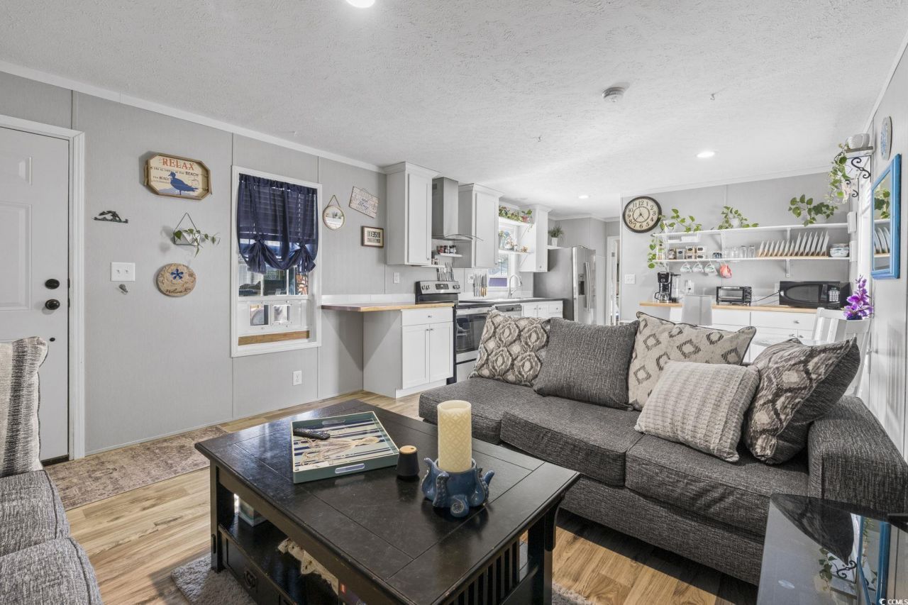 1525 Capella Ln. Photo 4