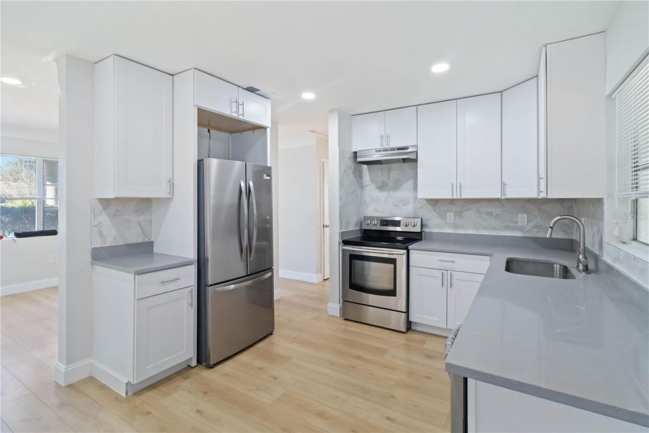 5337 60th Street N, Kenneth City, FL 33709 Photo