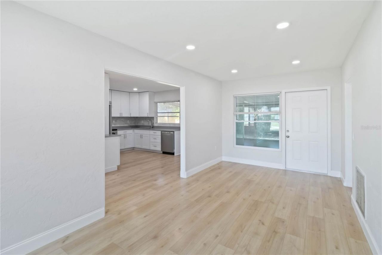 5337 60th Street N, Kenneth City, FL 33709 Photo