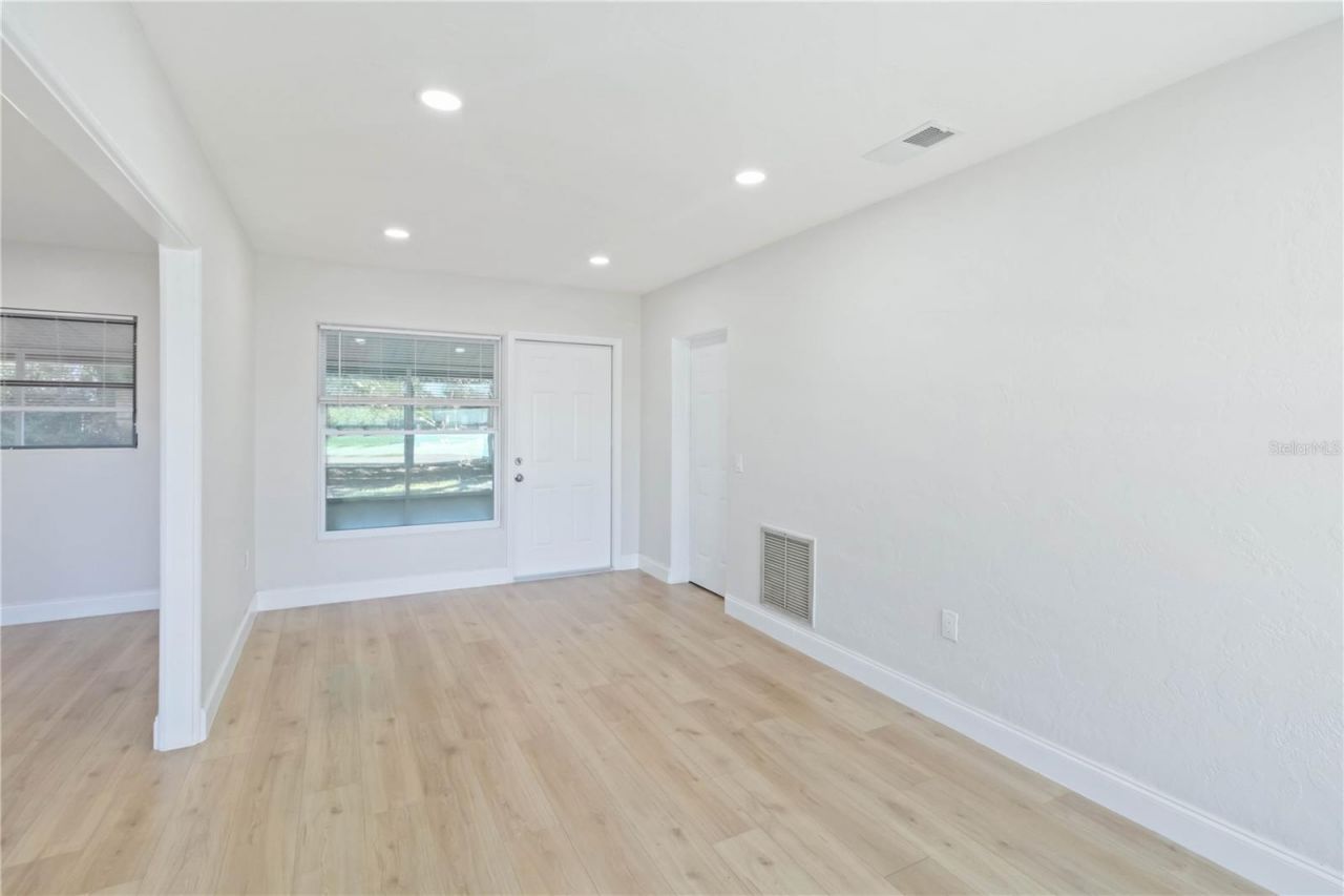 5337 60th Street N, Kenneth City, FL 33709 Photo