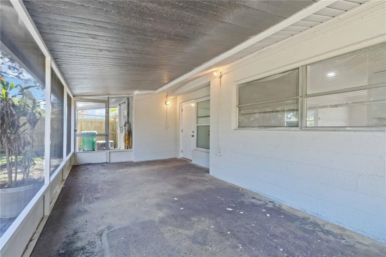 5337 60th Street N, Kenneth City, FL 33709 Photo