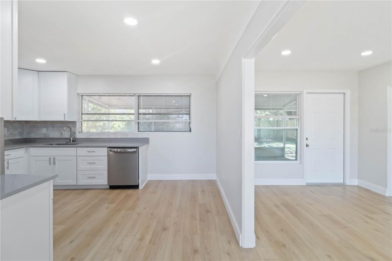 5337 60th Street N, Kenneth City, FL 33709 Photo