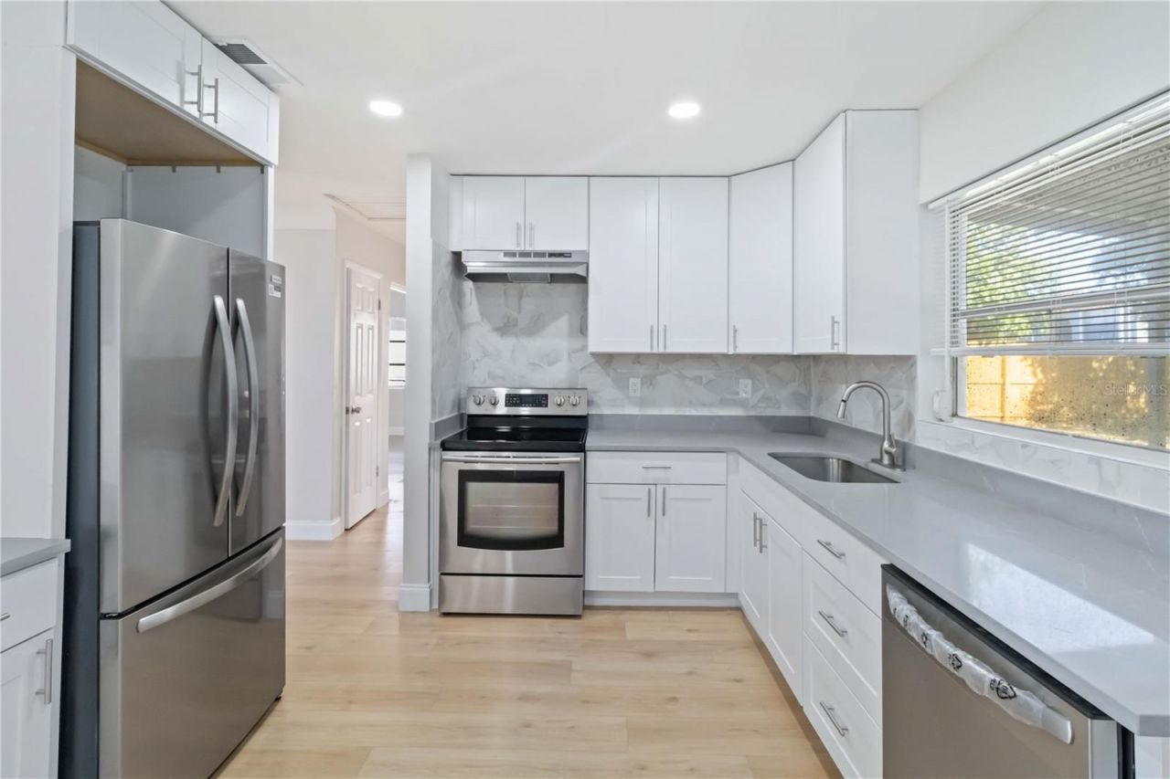 5337 60th Street N, Kenneth City, FL 33709 Photo