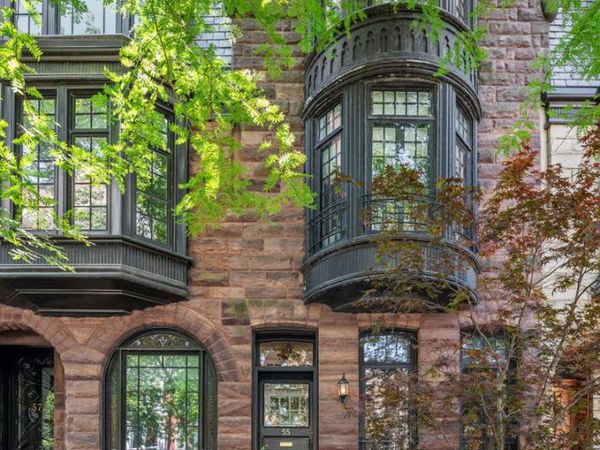 55 E ELM Street, Chicago, IL 60611