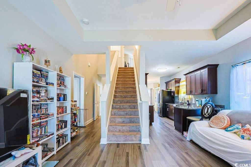 724 Hobonny Loop Photo 4