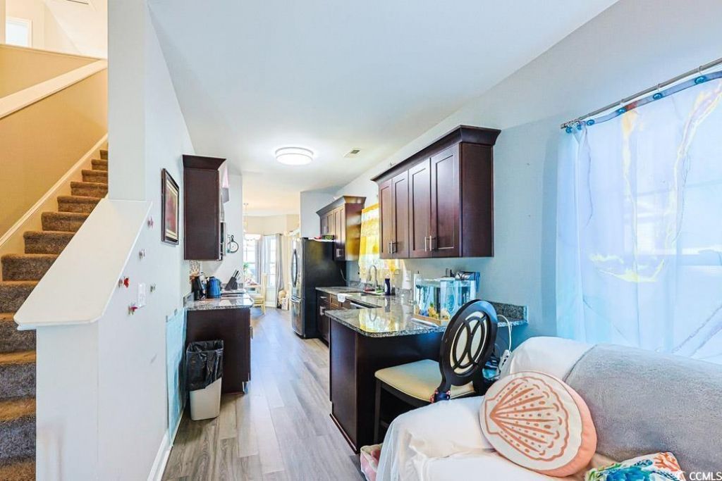 724 Hobonny Loop Photo 5