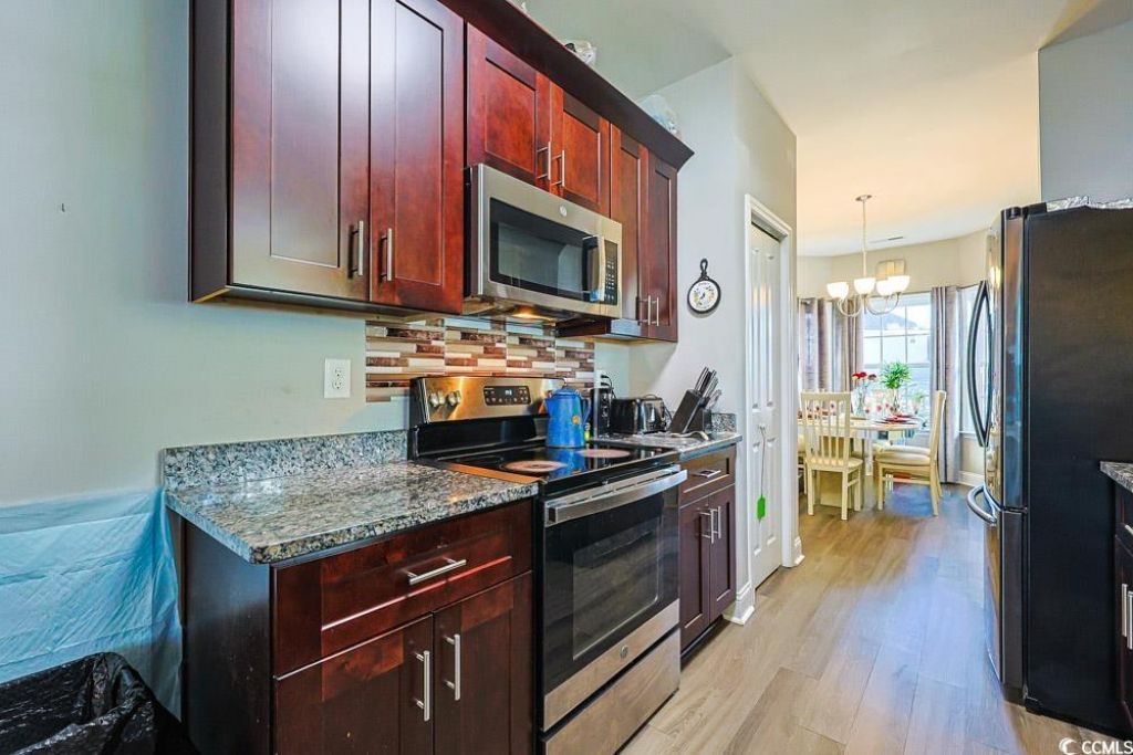 724 Hobonny Loop Photo 6