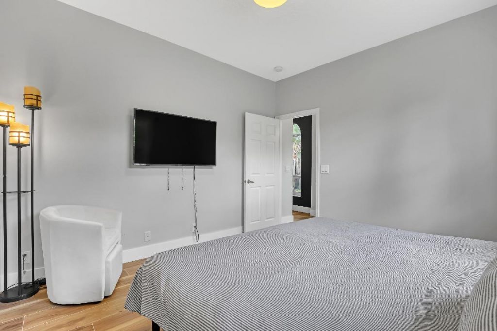 2150 NW 125th Terrace, Pembroke Pines, FL 33028 Photo