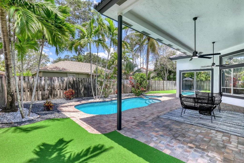 2150 NW 125th Terrace, Pembroke Pines, FL 33028 Photo