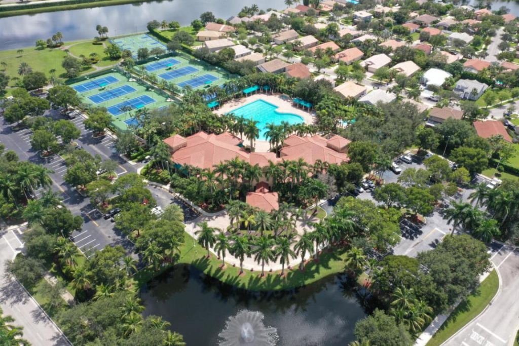 2150 NW 125th Terrace, Pembroke Pines, FL 33028 Photo