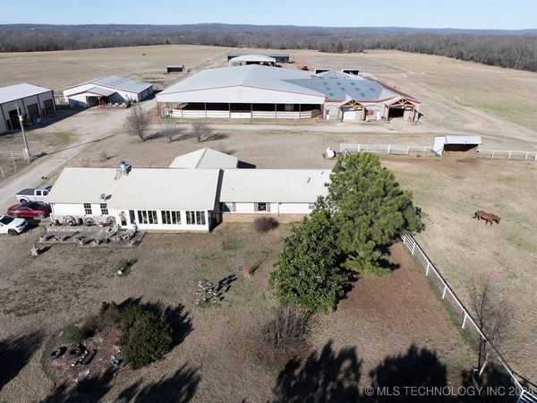 105935 S 4665 Road, Sallisaw, OK 74955